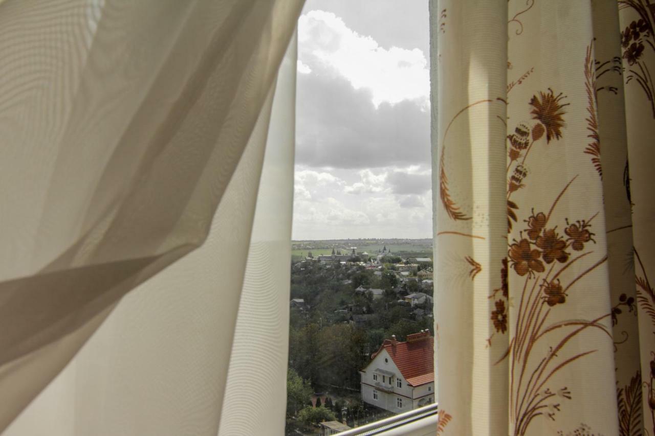 Rooms With Fortetsya View 2 Kamjanets-Podilskyj Exteriör bild